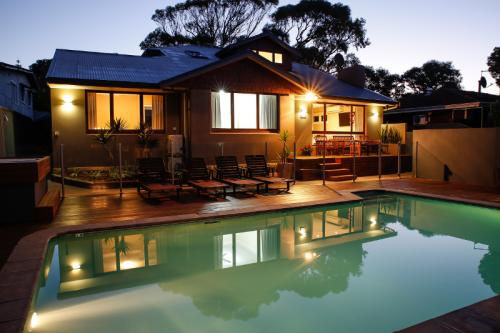 Waikiki WA Accommodation Gladstone