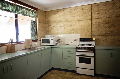 Hopetoun Motel & Chalet Village - Accommodation Gladstone 42