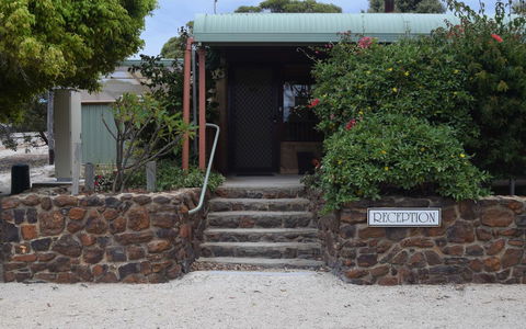 Hopetoun Motel & Chalet Village - Accommodation Gladstone 9