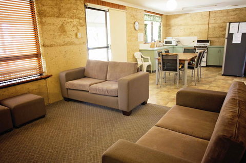 Hopetoun Motel & Chalet Village - Accommodation Gladstone 8