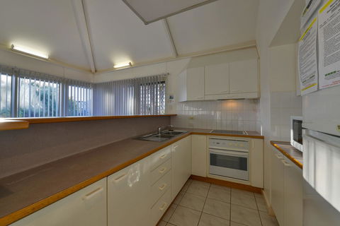 Osprey Holiday Village Unit 108 - Accommodation Gladstone 5