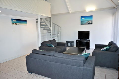 Osprey Holiday Village Unit 108 - Accommodation Gladstone 4
