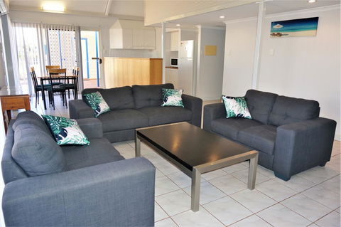 Osprey Holiday Village Unit 108 - Accommodation Gladstone 2