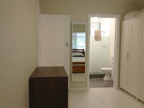 Townshend Rd - Accommodation Gladstone 13