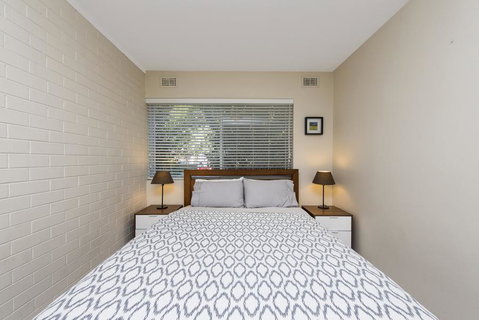 Townshend Rd - Accommodation Gladstone 21