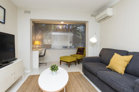 Townshend Rd - Accommodation Gladstone 0