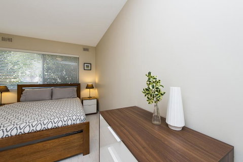 Townshend Rd - Accommodation Gladstone 23