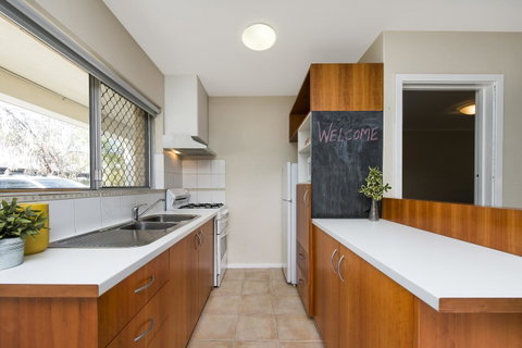 Townshend Rd - Accommodation Gladstone 11