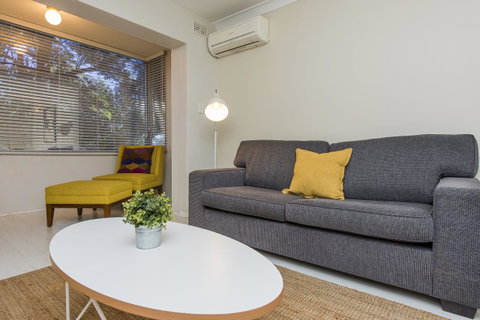 Townshend Rd - Accommodation Gladstone 3