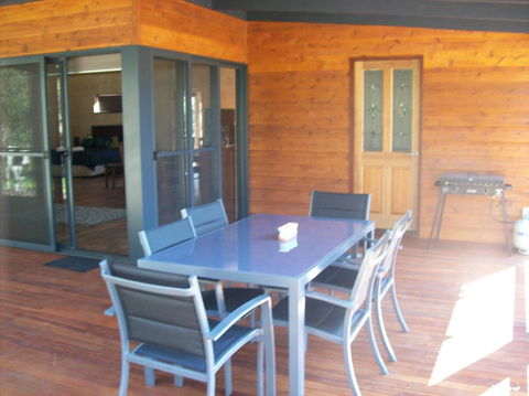 SilverSprings Spa Retreat Pet Friendly Cottages And Glampings - Accommodation Gladstone 25