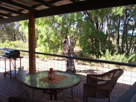 SilverSprings Spa Retreat Pet Friendly Cottages And Glampings - Accommodation Gladstone 10