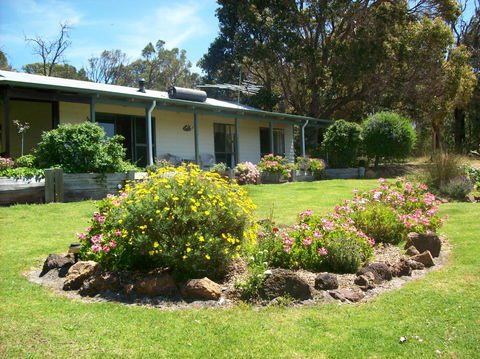 SilverSprings Spa Retreat Pet Friendly Cottages And Glampings - Accommodation Gladstone 17