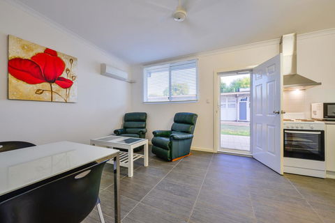 Getaway Villas Unit 384 - Accommodation Gladstone 3