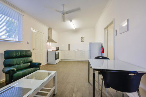 Getaway Villas Unit 384 - Accommodation Gladstone 4