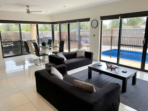 The CÃ©ad MÃ­le FÃ¡ilte Busselton - Accommodation Gladstone 0