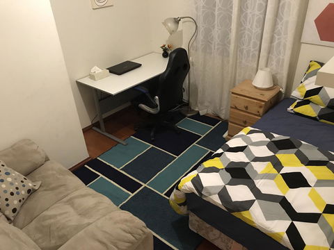 Master Room With Attachd Bath - Accommodation Gladstone 9