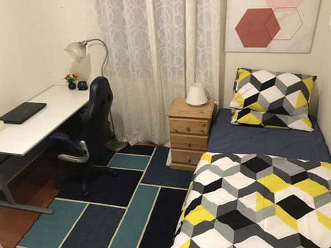 Master Room With Attachd Bath - Accommodation Gladstone 7