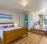 Cottesloe Tree Top Studio - Accommodation Gladstone