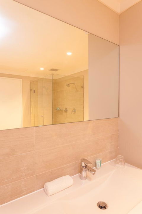 The Marina Hotel - Mindarie - Accommodation Gladstone 13