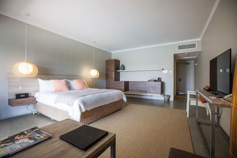 The Marina Hotel - Mindarie - Accommodation Gladstone 4