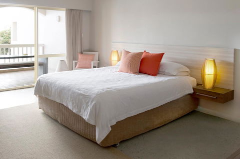The Marina Hotel - Mindarie - Accommodation Gladstone 5