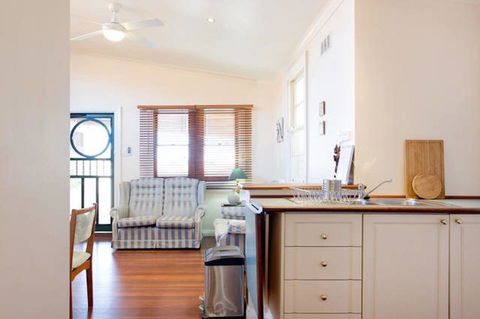 Sunset Cottage - Accommodation Gladstone 10