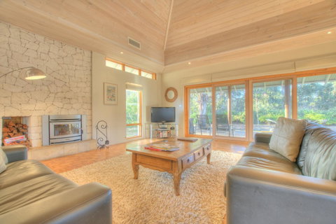 Moana Spa Villas - Prime Yallingup Location - Accommodation Gladstone 4
