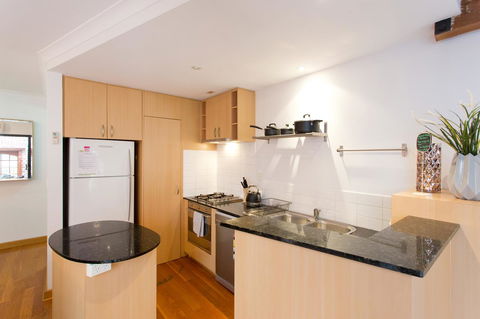 Windows On Pakenham - Accommodation Gladstone 8