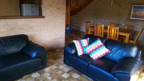 Kestrel Chalets - Accommodation Gladstone 2