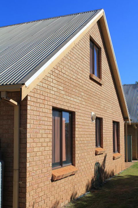 Kestrel Chalets - Accommodation Gladstone 22