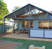 Kestrel Chalets - Accommodation Gladstone