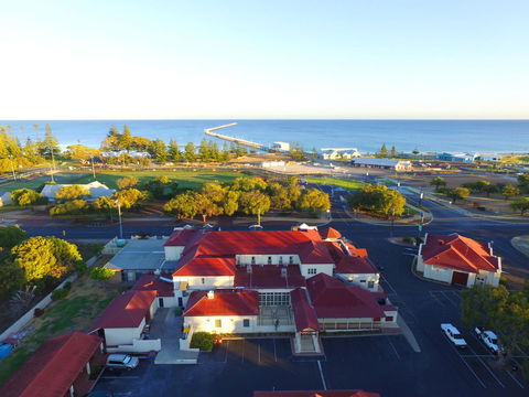 Esplanade Hotel Busselton - Accommodation Gladstone 0