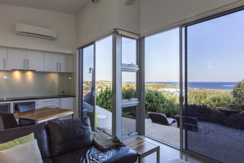 Aquatic Visions - Accommodation Gladstone 13