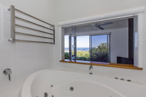 Aquatic Visions - Accommodation Gladstone 5