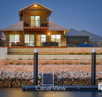 8 Kestrel Place - PRIVATE JETTY  POOL - Accommodation Gladstone