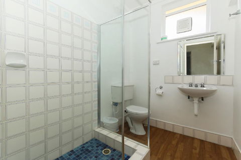 Scarborough Apartments - Accommodation Gladstone 5