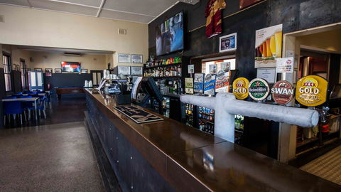 Beadon Bay Hotel - Accommodation Gladstone 14