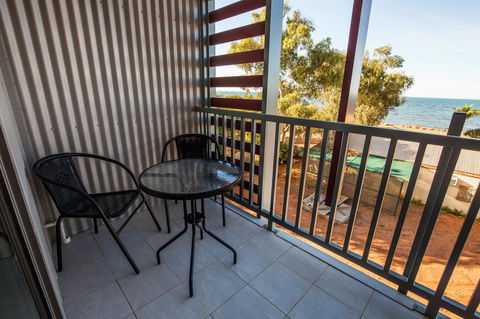 Beadon Bay Hotel - Accommodation Gladstone 7