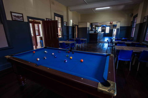 Beadon Bay Hotel - Accommodation Gladstone 13