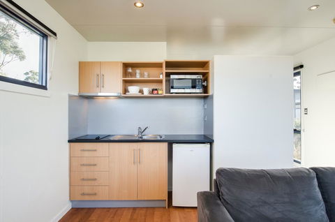 Swansea Beach Chalets - Accommodation Gladstone 17