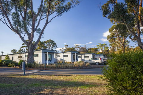 Swansea Beach Chalets - Accommodation Gladstone 24