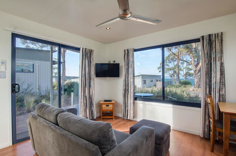 Swansea Beach Chalets - Accommodation Gladstone 18