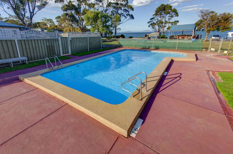 Swansea Beach Chalets - Accommodation Gladstone 4