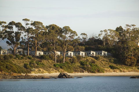 Swansea Beach Chalets - Accommodation Gladstone 25