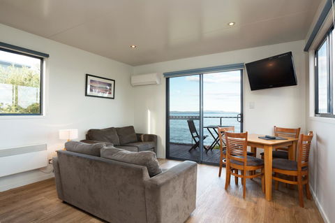 Swansea Beach Chalets - Accommodation Gladstone 1