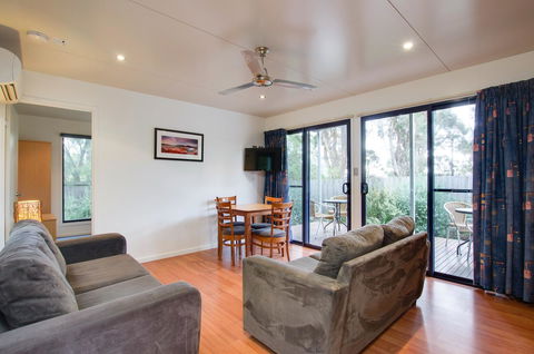 Swansea Beach Chalets - Accommodation Gladstone 13