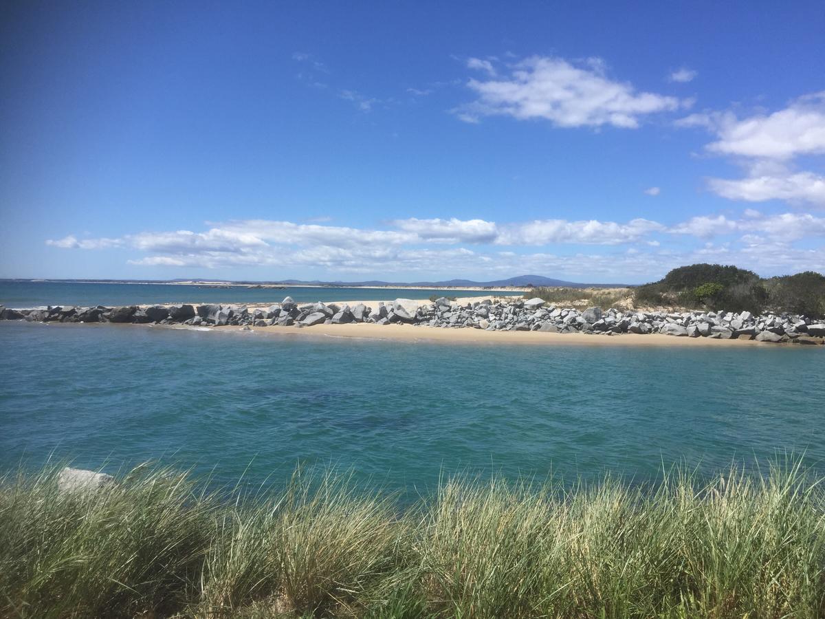 Gravelly Beach TAS Accommodation Gladstone