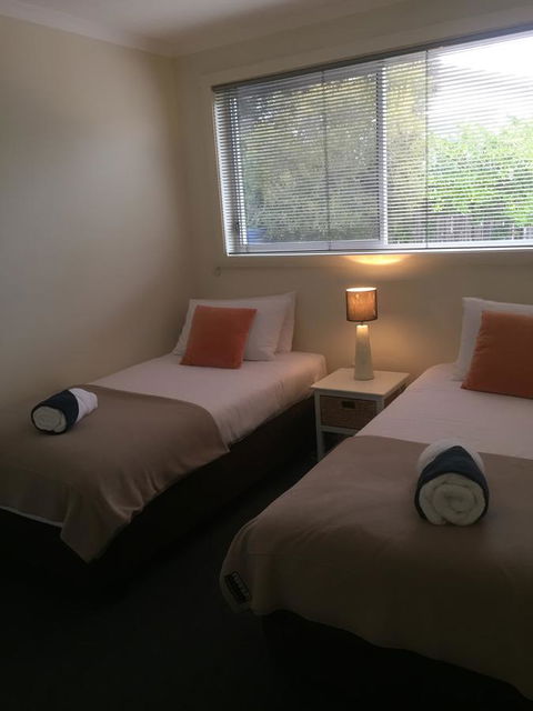 Old Pier Apartments - Accommodation Gladstone 10