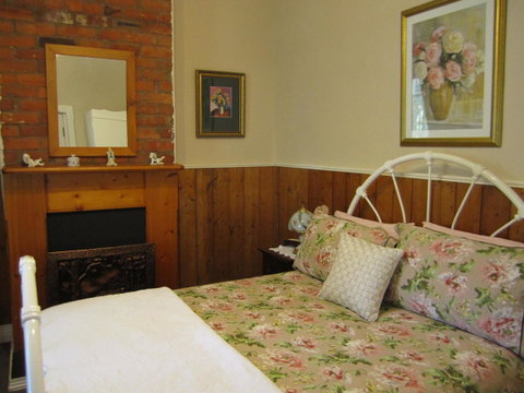 Arendon Cottage - Accommodation Gladstone 1