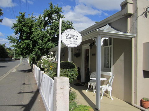 Arendon Cottage - Accommodation Gladstone 2